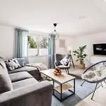 Waldgefluester 70 Qm I Ueberdachte Terrasse I 2 Schlafzimmer I Strandnah *